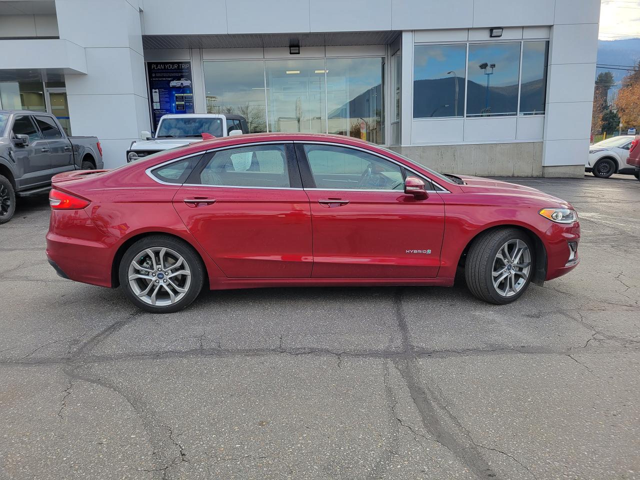 2019 Ford Fusion Hybrid Titanium Photo5