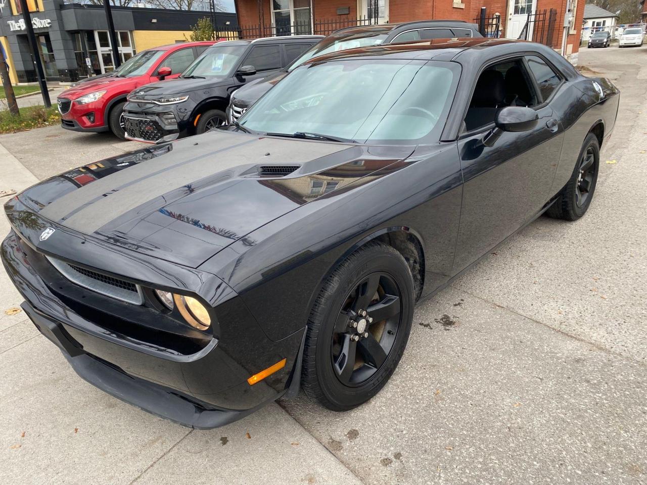 2012 Dodge Challenger SXT 2dr Cpe - Photo #4