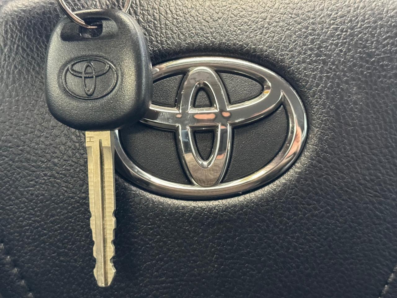 2019 Toyota Corolla CE+New Tires+Camera+Clean Carfax - Photo #16