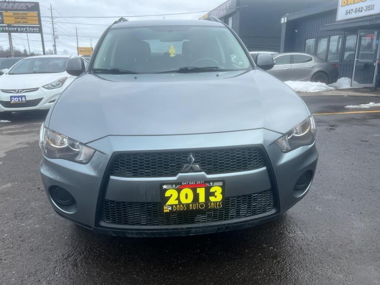 2013 Mitsubishi Outlander ES - Photo #1