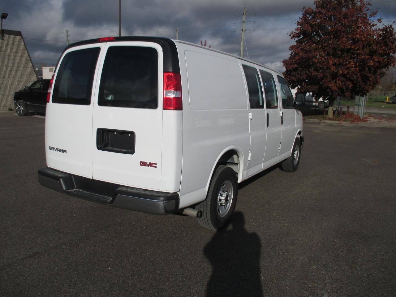 2021 GMC Savana 2500 RWD 2500 135" - Photo #5