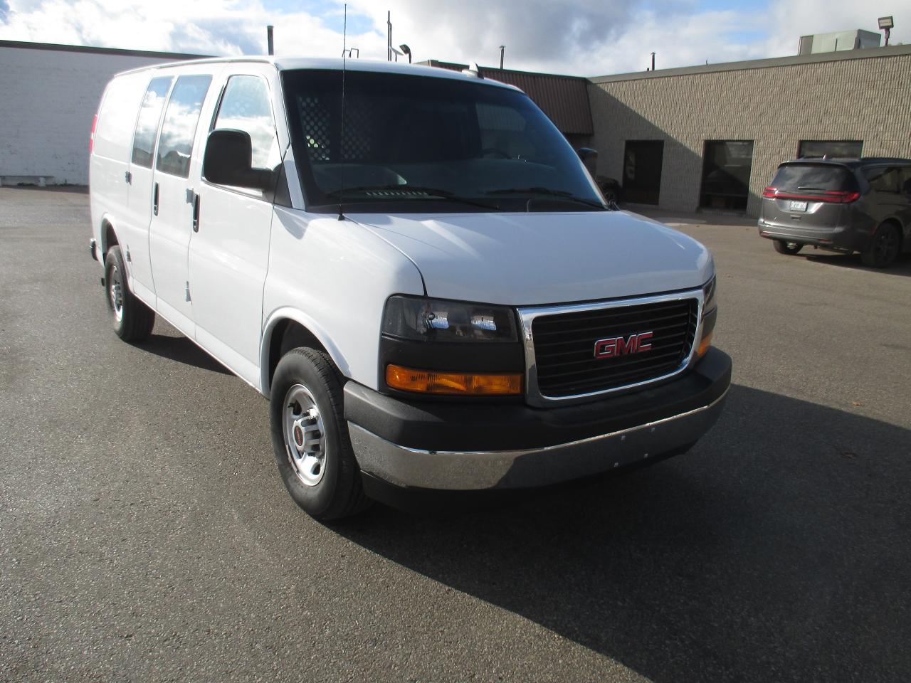 2021 GMC Savana 2500 RWD 2500 135" - Photo #3