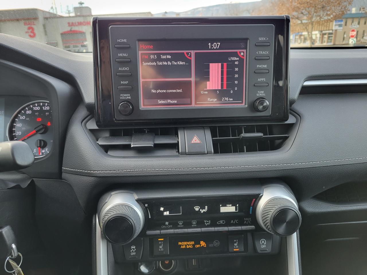 2021 Toyota RAV4 LE Photo5
