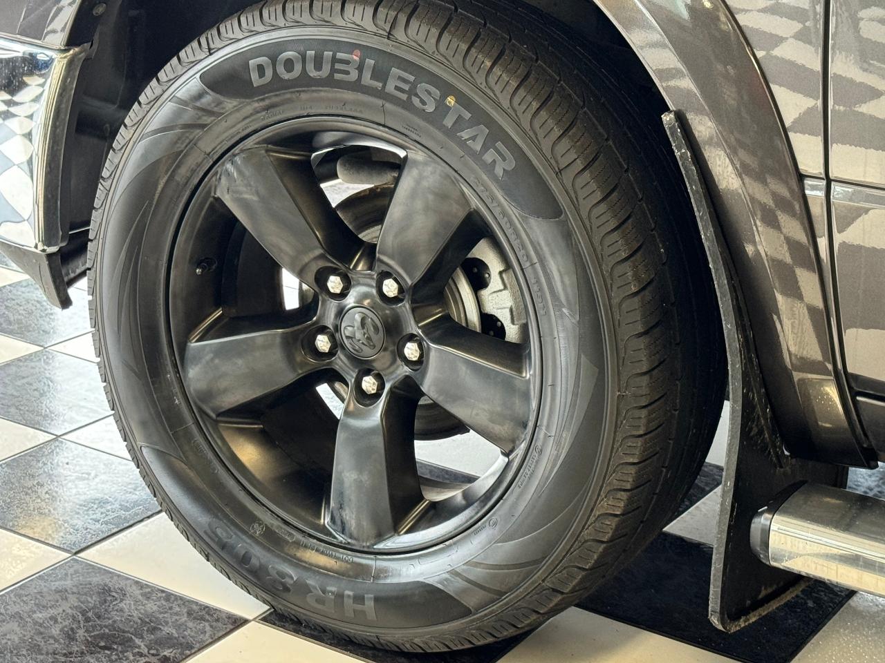 2016 RAM 1500 Outdoorsman Crew Diesel 4x4+New Tires+CLEAN CARFAX - Photo #53