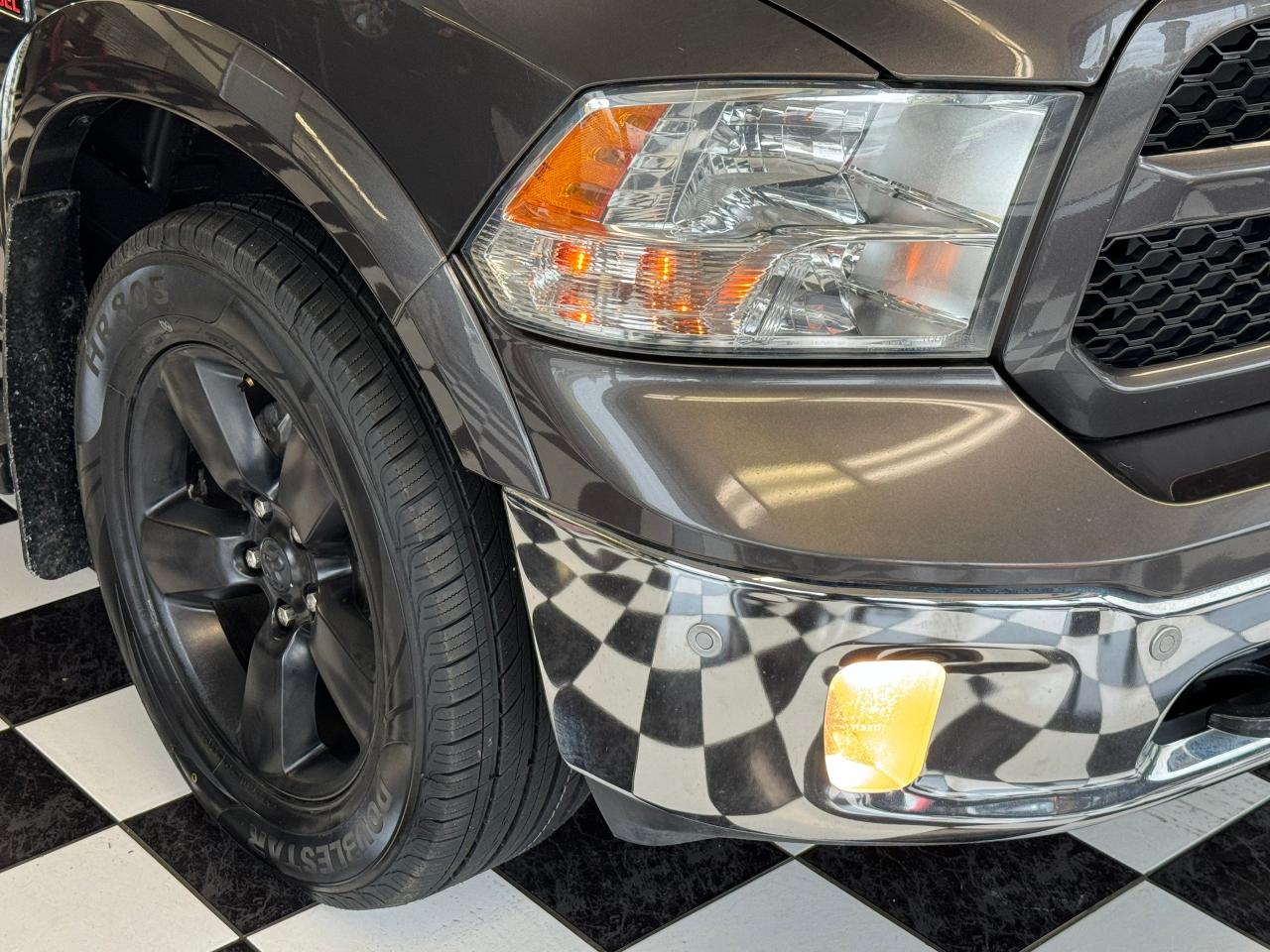 2016 RAM 1500 Outdoorsman Crew Diesel 4x4+New Tires+CLEAN CARFAX - Photo #38