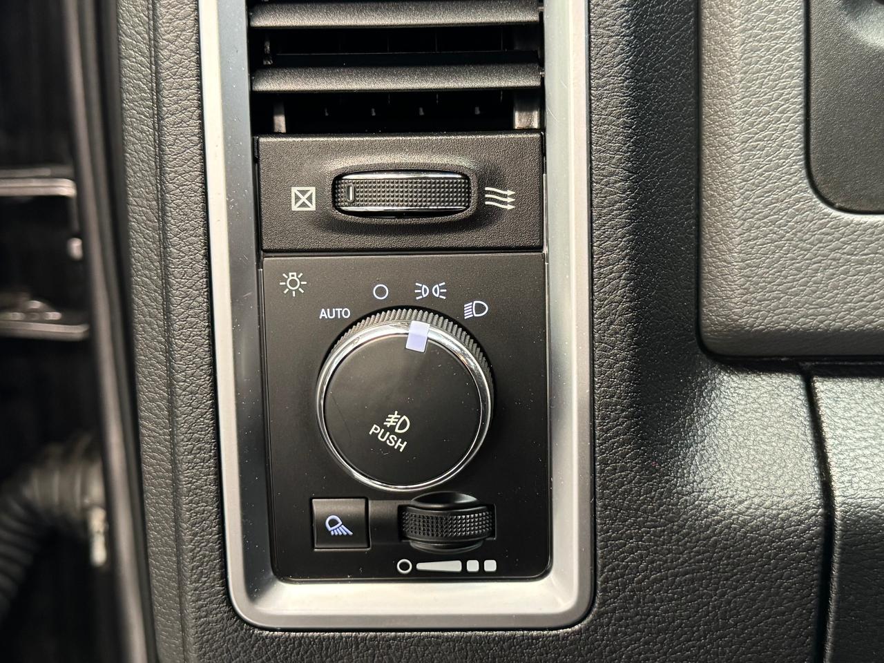 2016 RAM 1500 Outdoorsman Crew Diesel 4x4+New Tires+CLEAN CARFAX - Photo #46