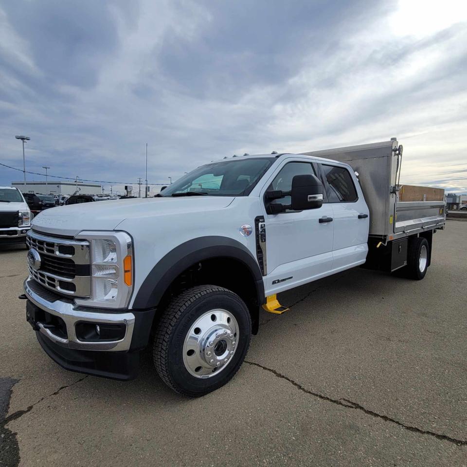 2023 Ford Chassis Cab F-450 XLT Photo