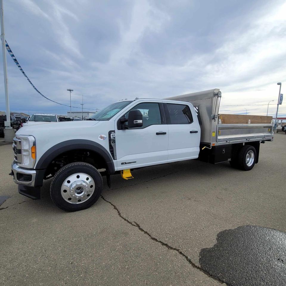 2023 Ford Chassis Cab F-450 XLT Photo4