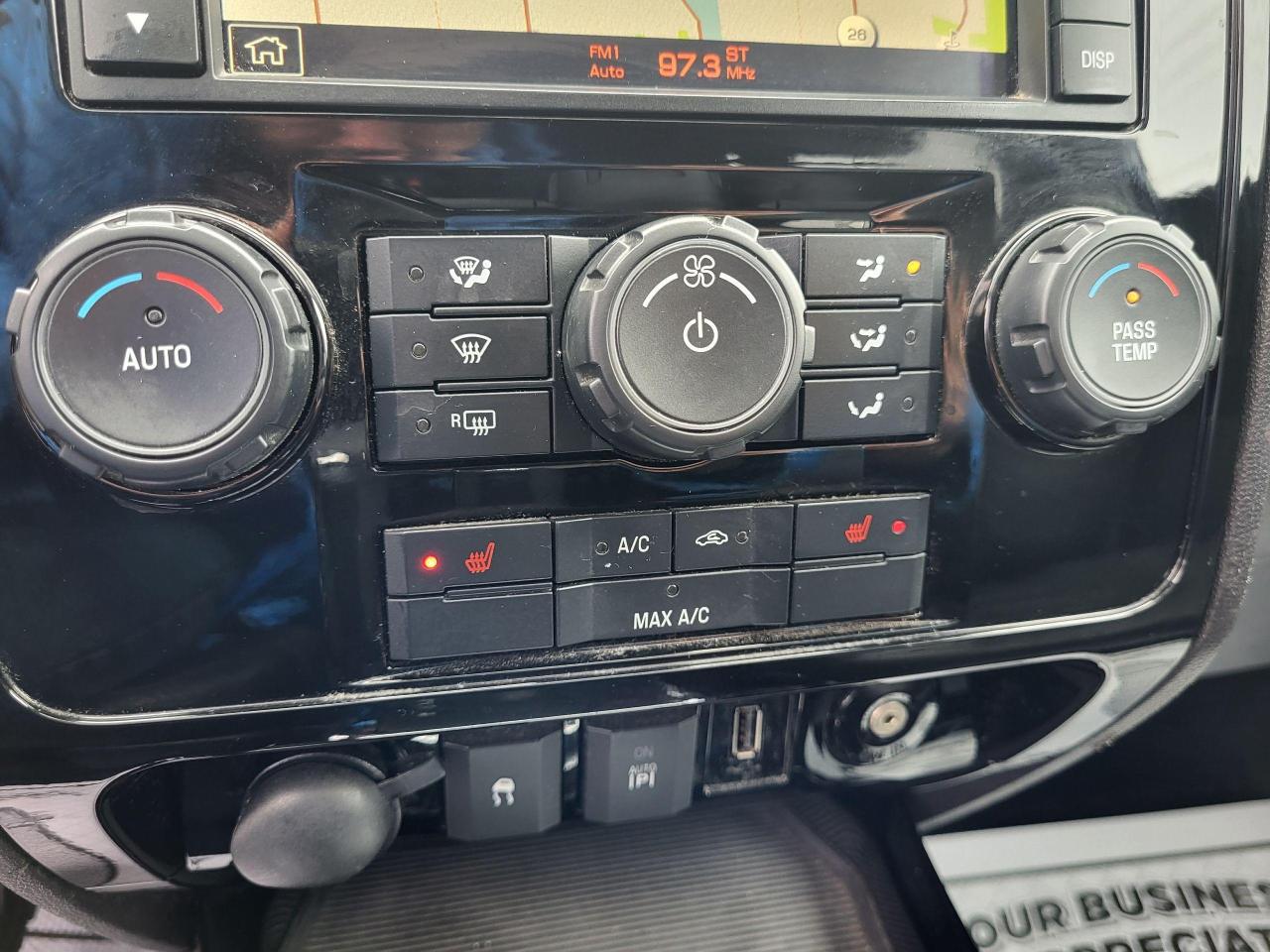 2010 Ford Escape LIMITED 4WD Photo