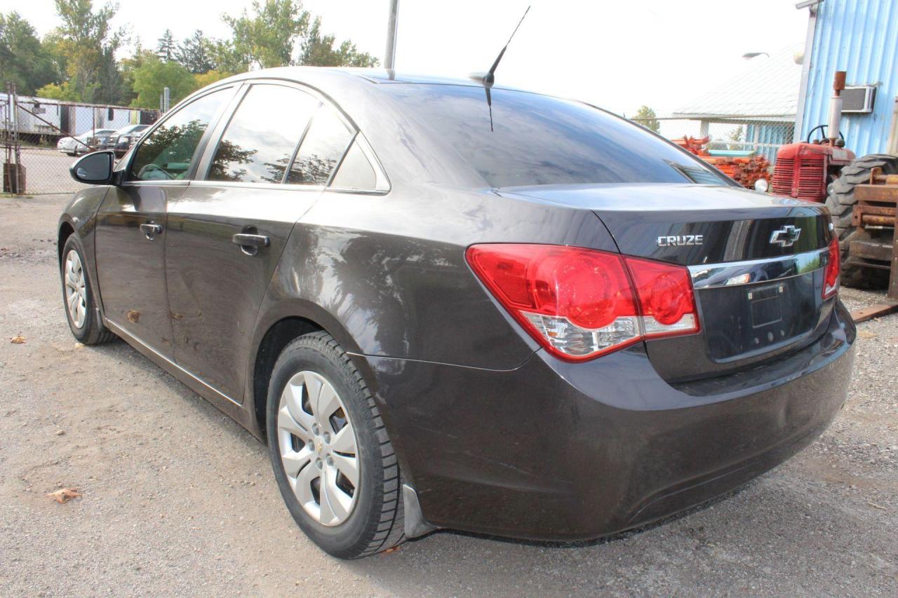 2014 Chevrolet Cruze  Photo3