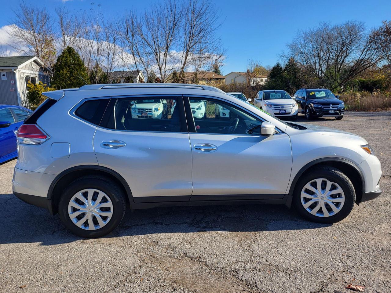 2014 Nissan Rogue 2.5 S Photo