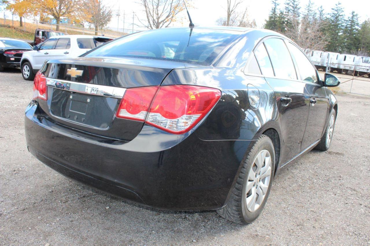 2014 Chevrolet Cruze  Photo2