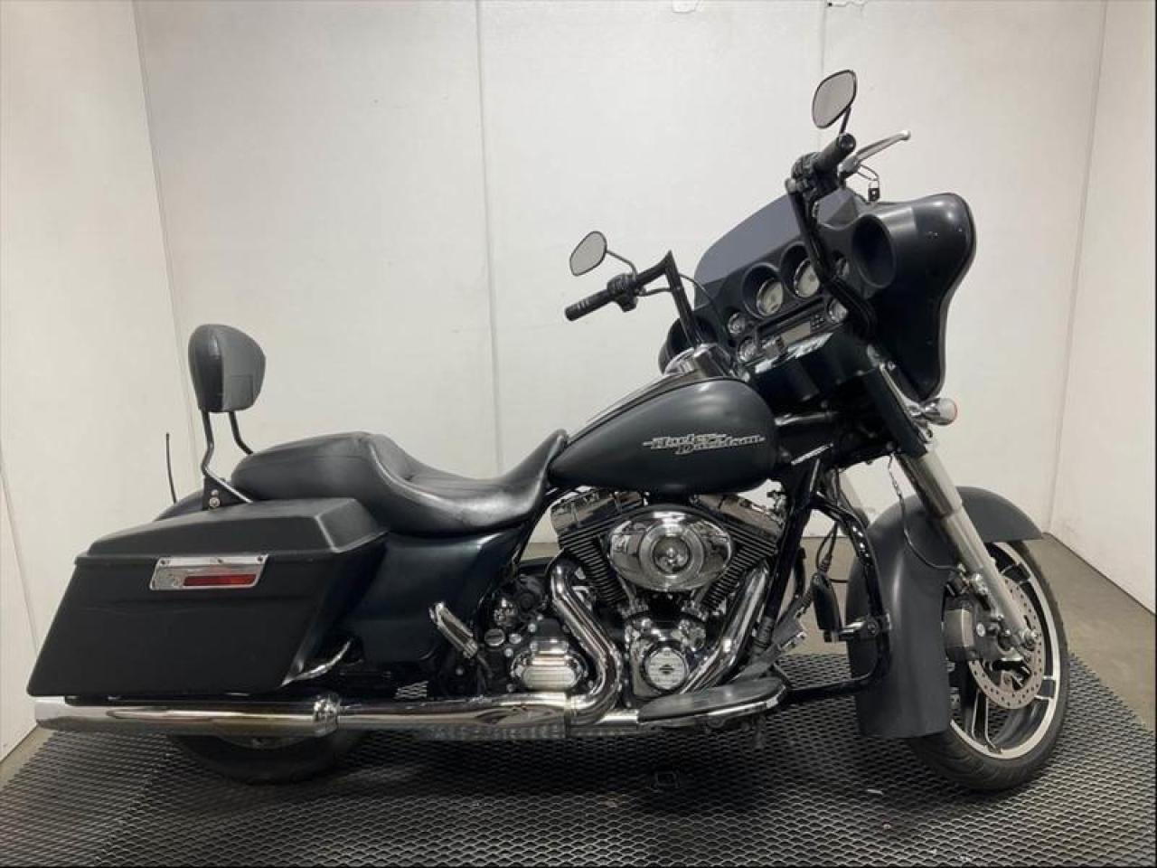 Used 2013 Harley-Davidson Flhxi Street Glide Motorcycle for sale in Burnaby, BC