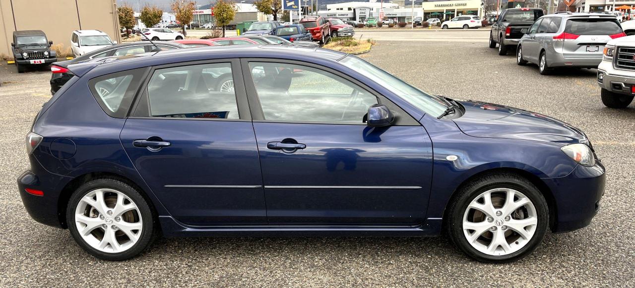 2009 Mazda MAZDA3 Hatchback, 5 Speed Manual - Photo #4