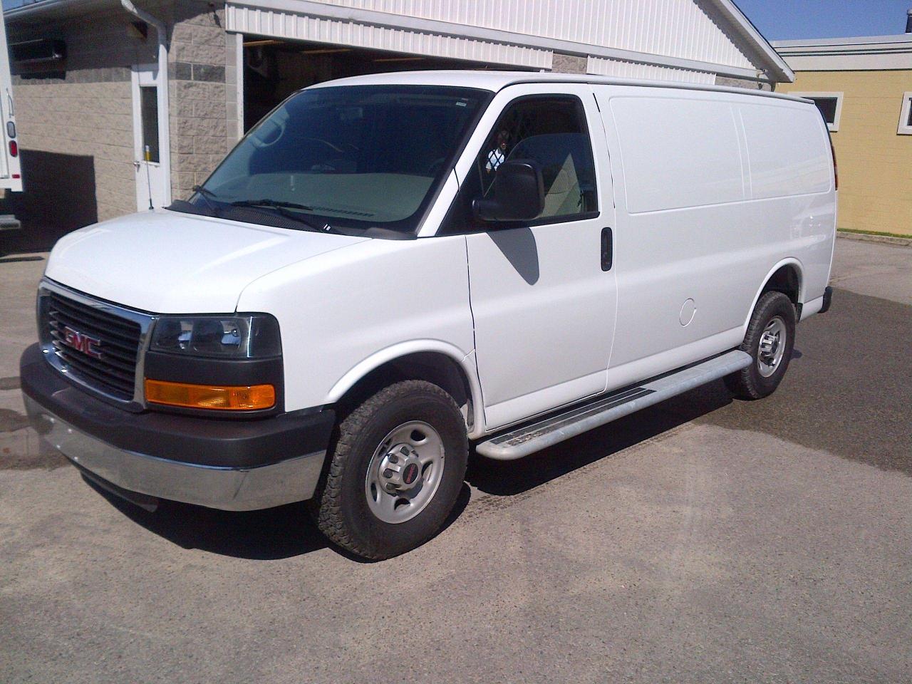 2021 GMC Savana 