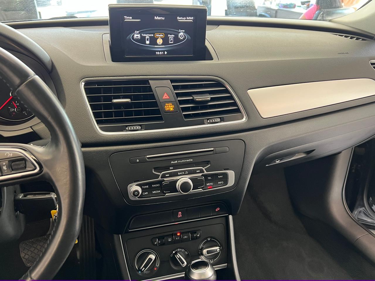 2016 Audi Q3 Technik FrontTrak+New Tires+Brakes+CLEAN CARFAX - Photo #11