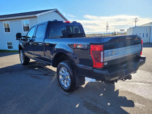 2022 Ford F-250 PLATINUM 4X4 CREW W/ 1 OWNER / LOW KMS Photo3