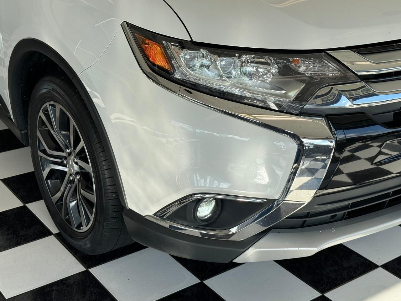 2018 Mitsubishi Outlander GT S-AWC 7 Passenger 3.0L V6+LEDs+CLEAN CARFAX - Photo #44