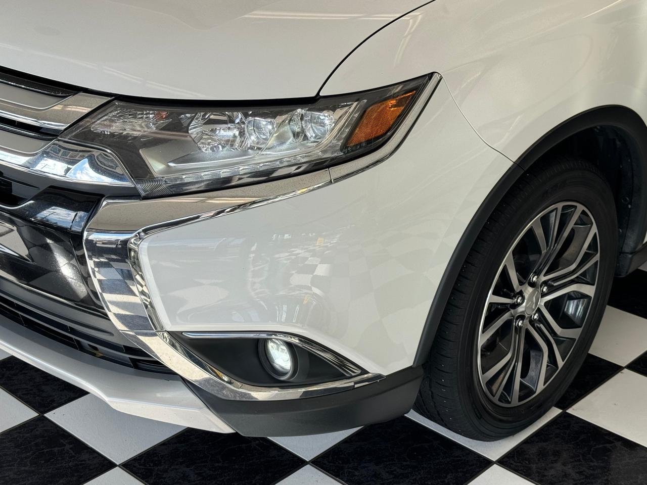 2018 Mitsubishi Outlander GT S-AWC 7 Passenger 3.0L V6+LEDs+CLEAN CARFAX - Photo #45