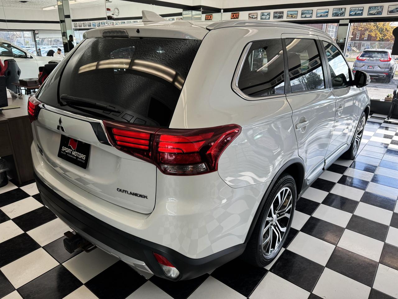 2018 Mitsubishi Outlander GT S-AWC 7 Passenger 3.0L V6+LEDs+CLEAN CARFAX - Photo #4