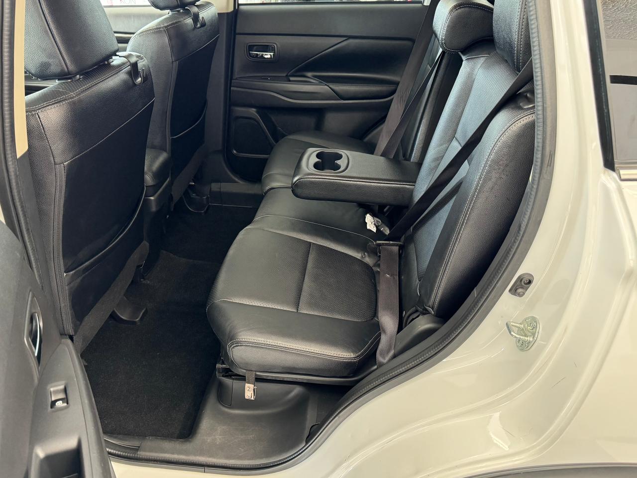 2018 Mitsubishi Outlander GT S-AWC 7 Passenger 3.0L V6+LEDs+CLEAN CARFAX - Photo #25