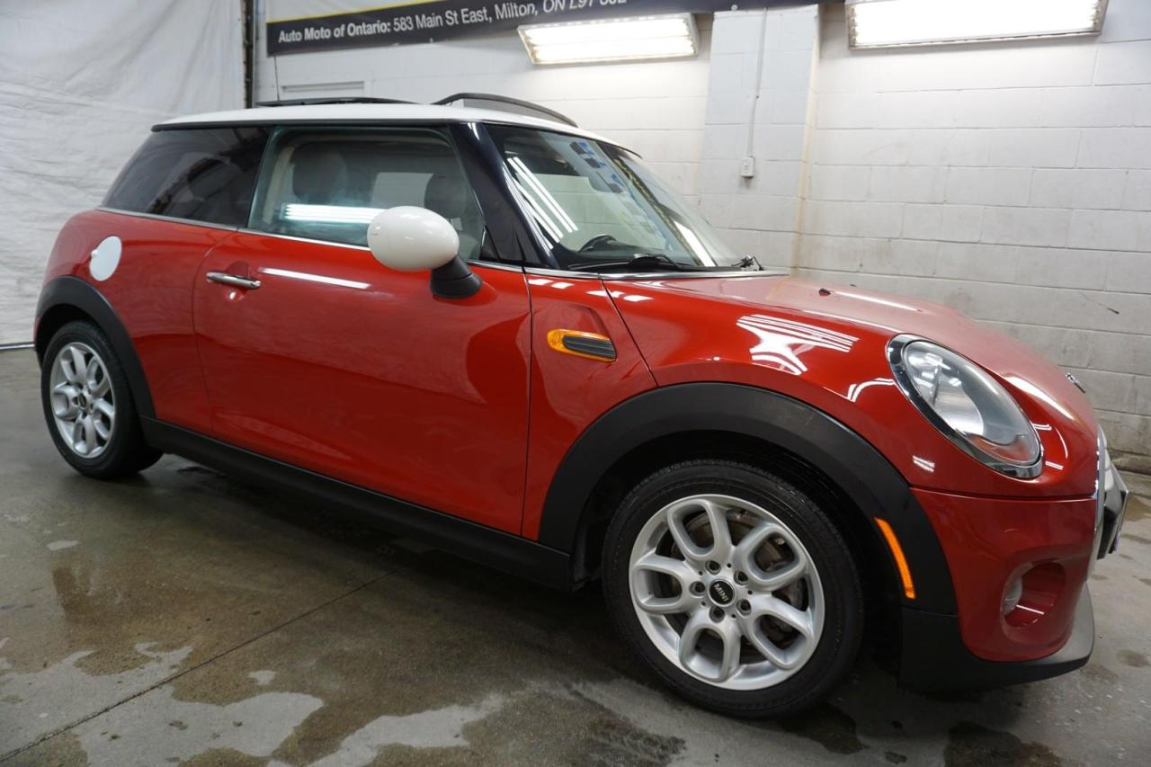 Used 2015 MINI Cooper 1.6 TURBO 6SPD *ACCIDENT FREE* CERTIFIED LEATHER HEATED SEATS PANO ROOG CRUISE ALLOYS for sale in Milton, ON