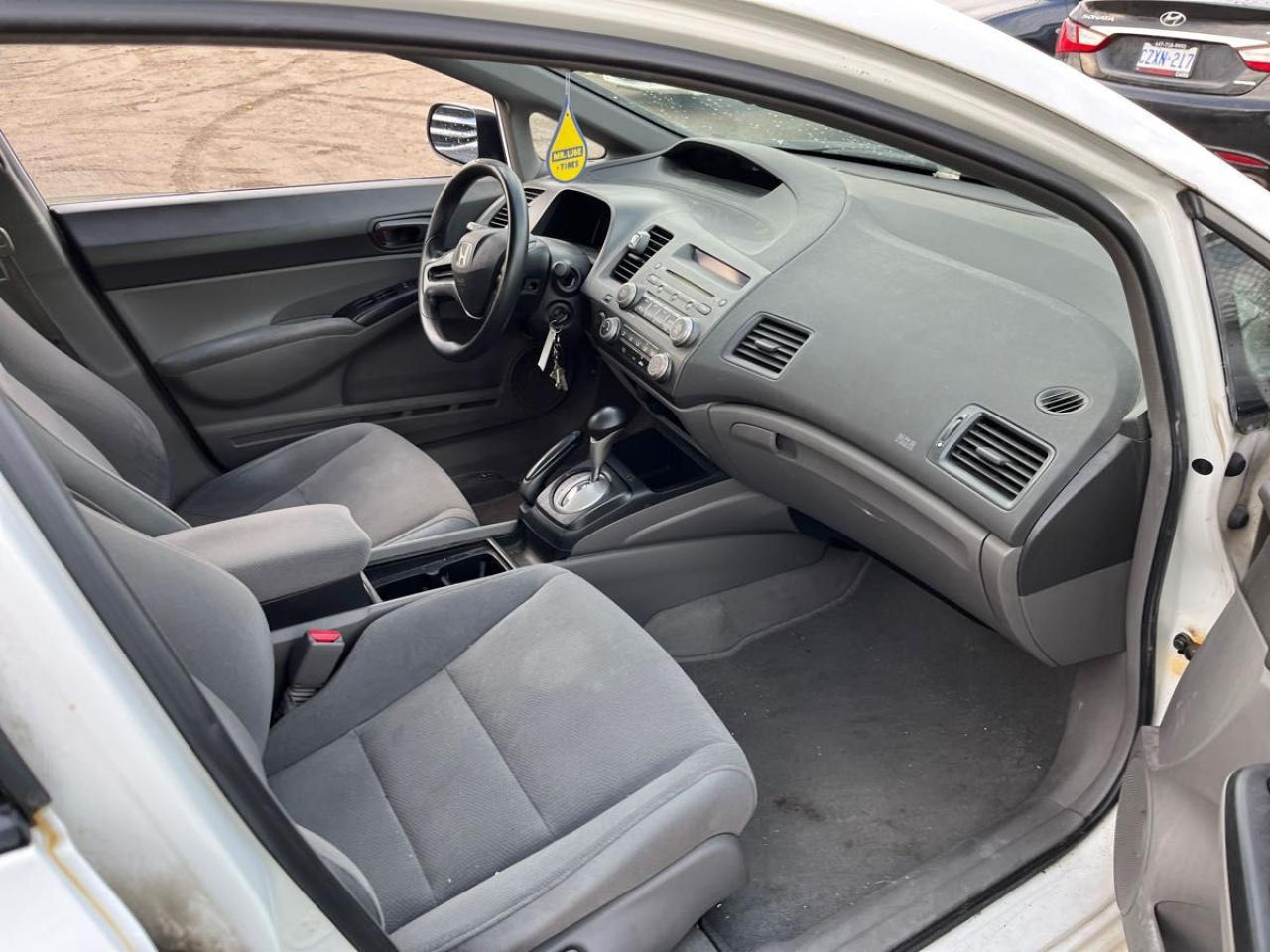 2008 Honda Civic DX-G - Photo #10