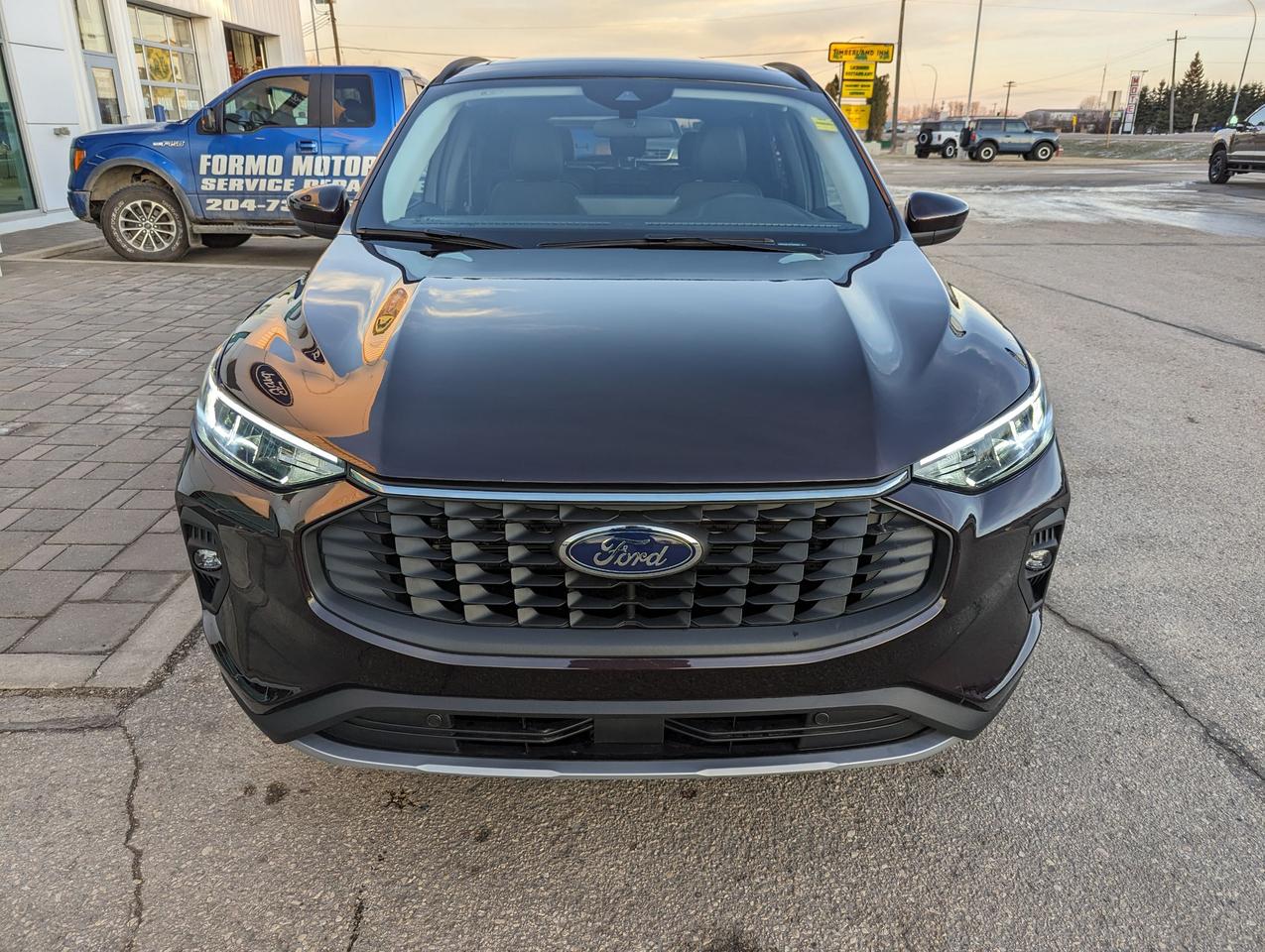 2023 Ford Escape PHEV Photo2