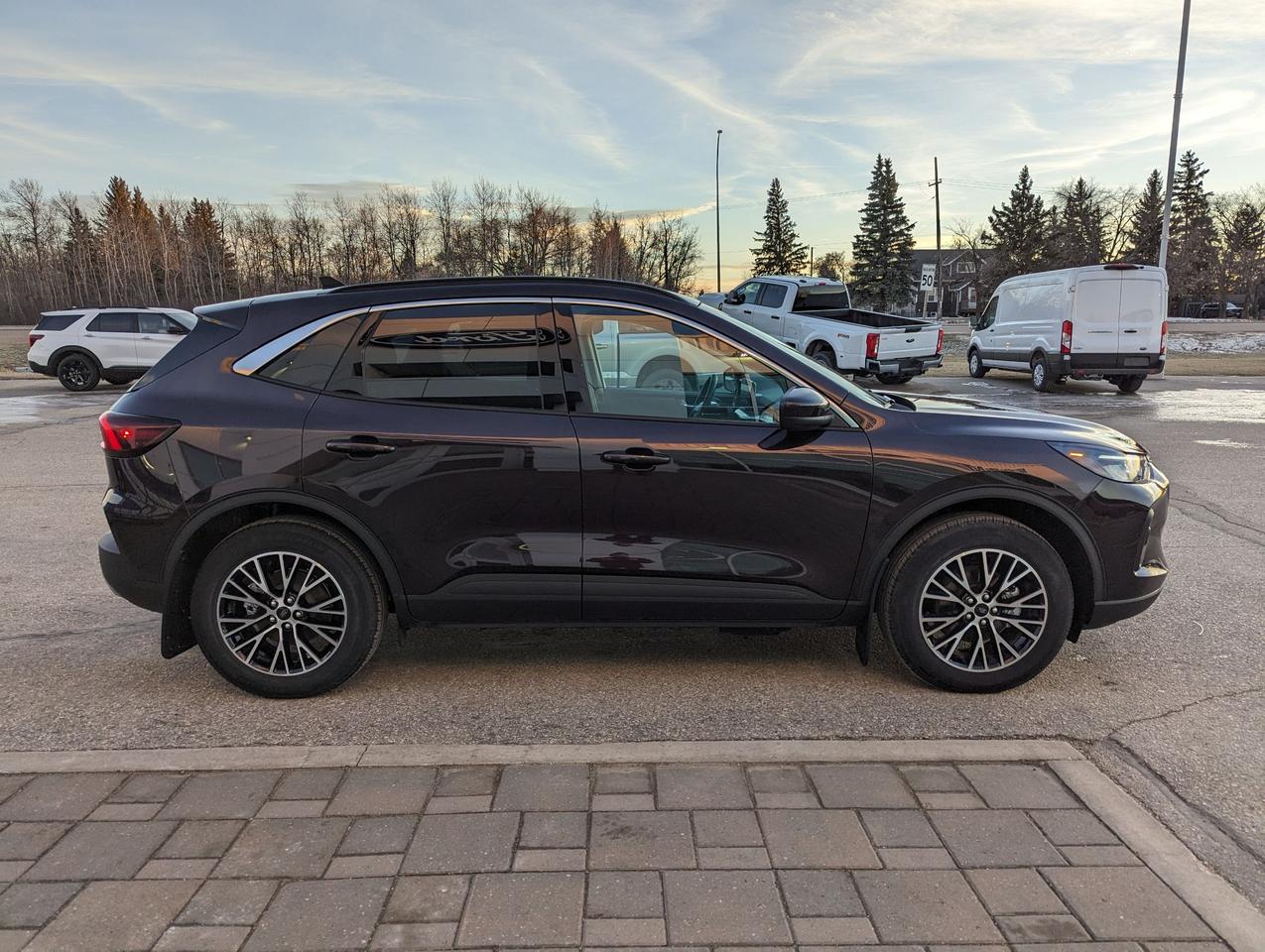 2023 Ford Escape PHEV Photo4