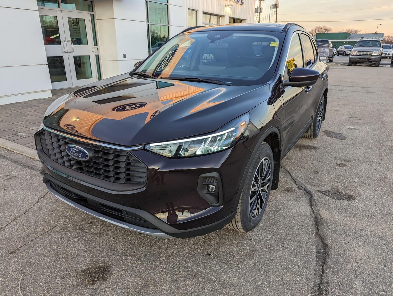 2023 Ford Escape PHEV Photo1