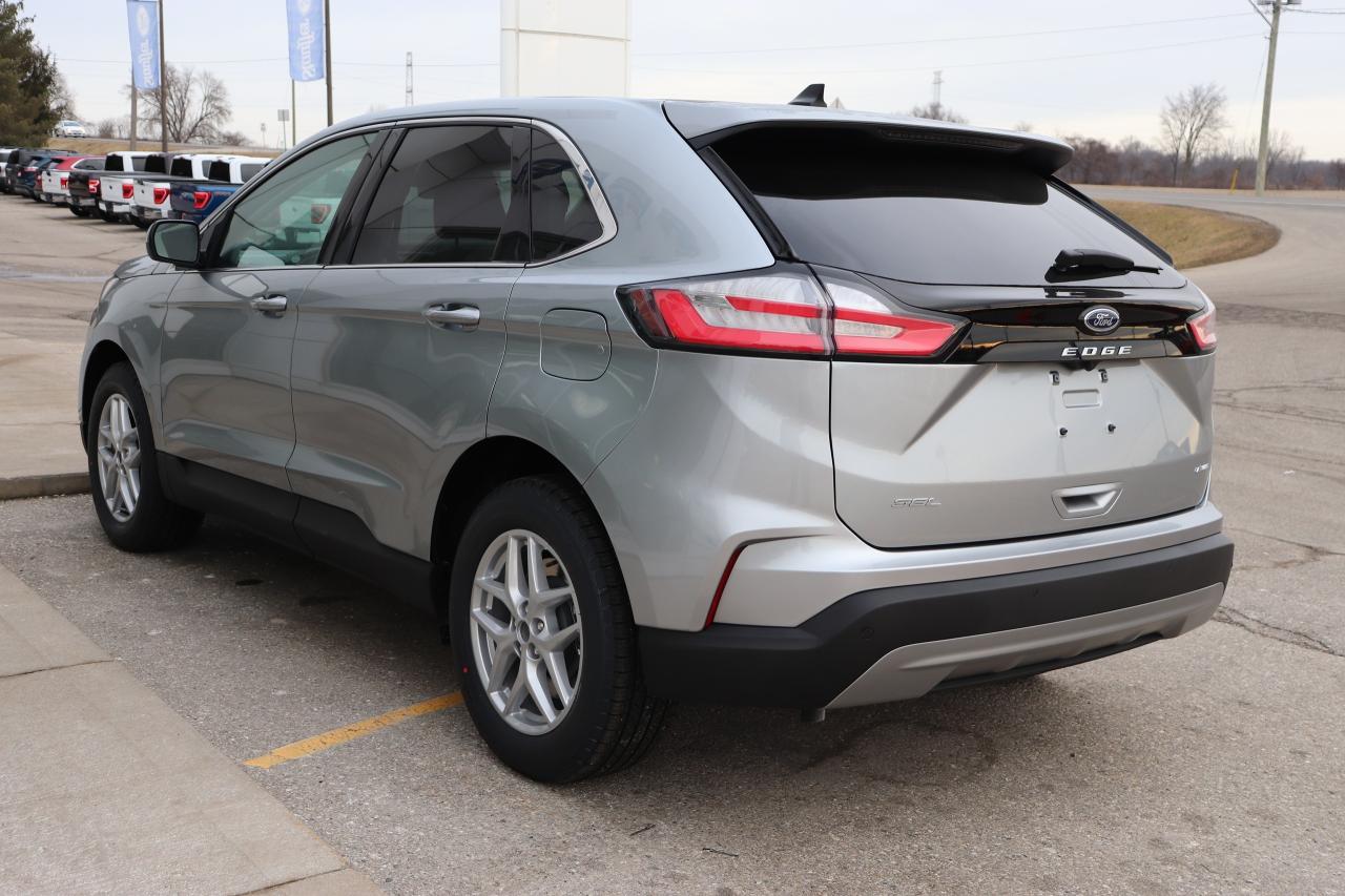 2024 Ford Edge SEL AWD Photo