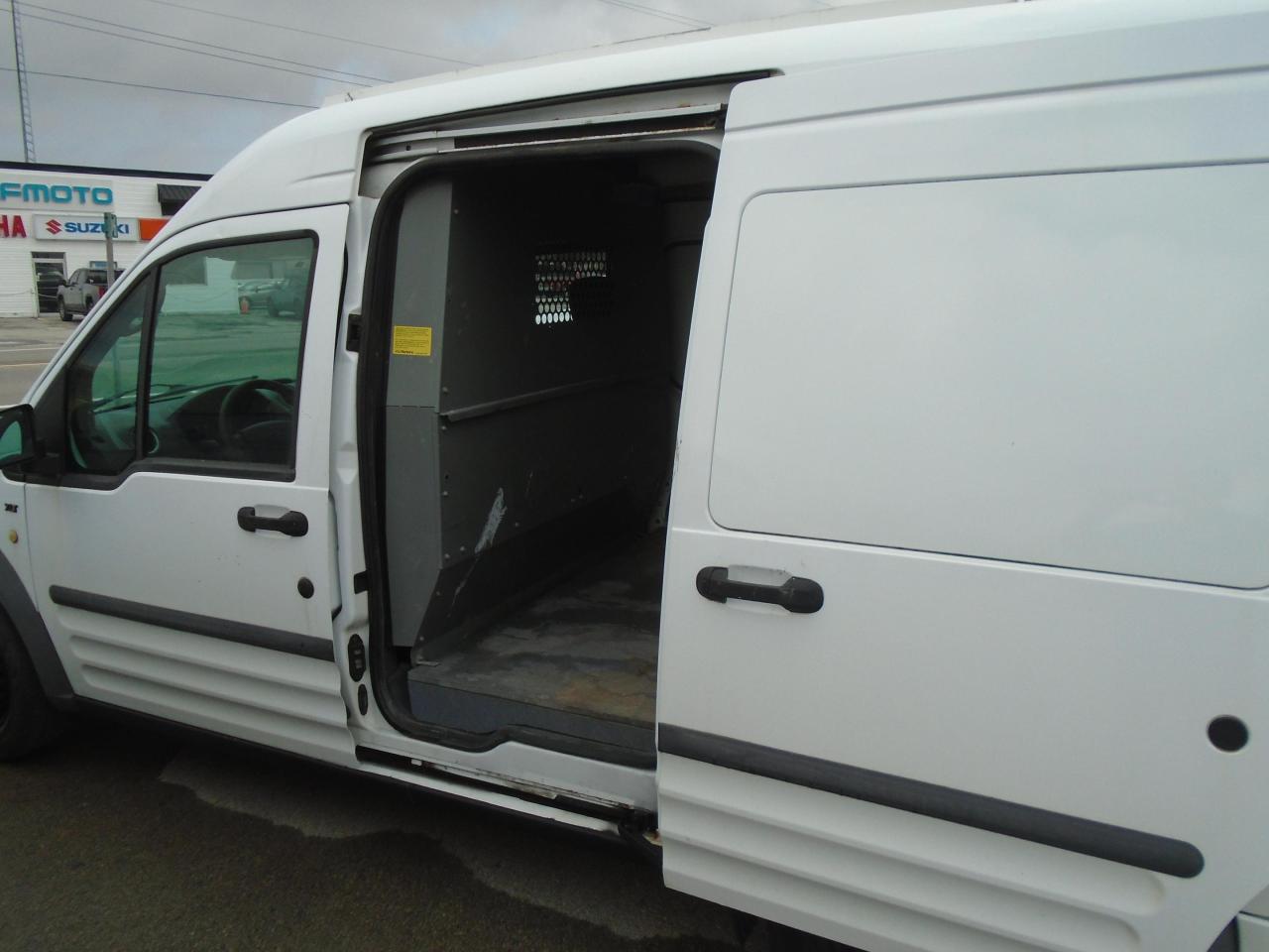 2012 Ford Transit Connect cargo van 114.6  XLT  w-o rear door glass - Photo #15