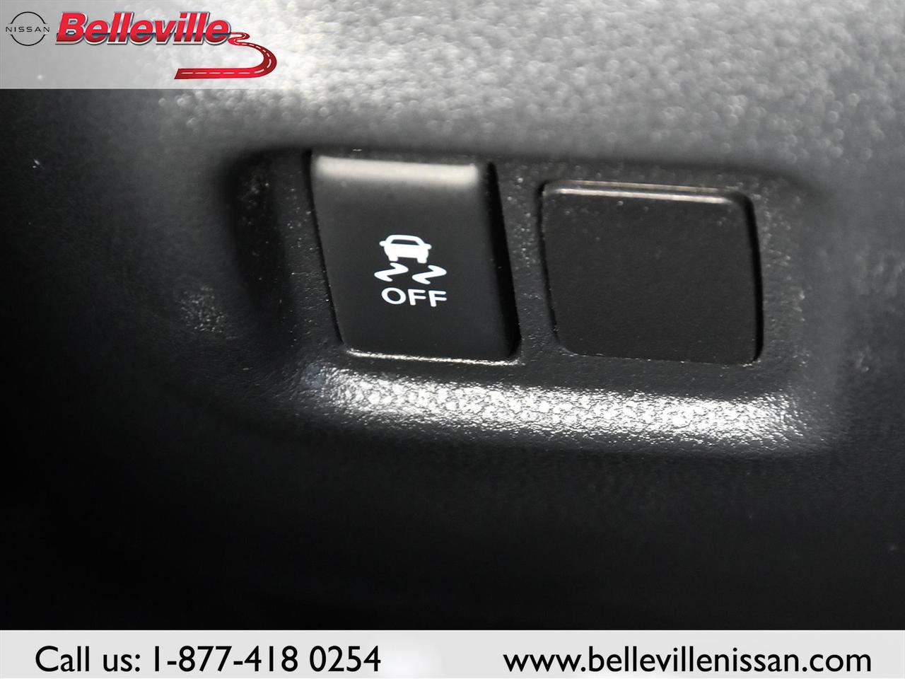2018 Nissan Versa Note SV CLEAN CARFAX, HEATED SEATS, BACKUP CAM Photo