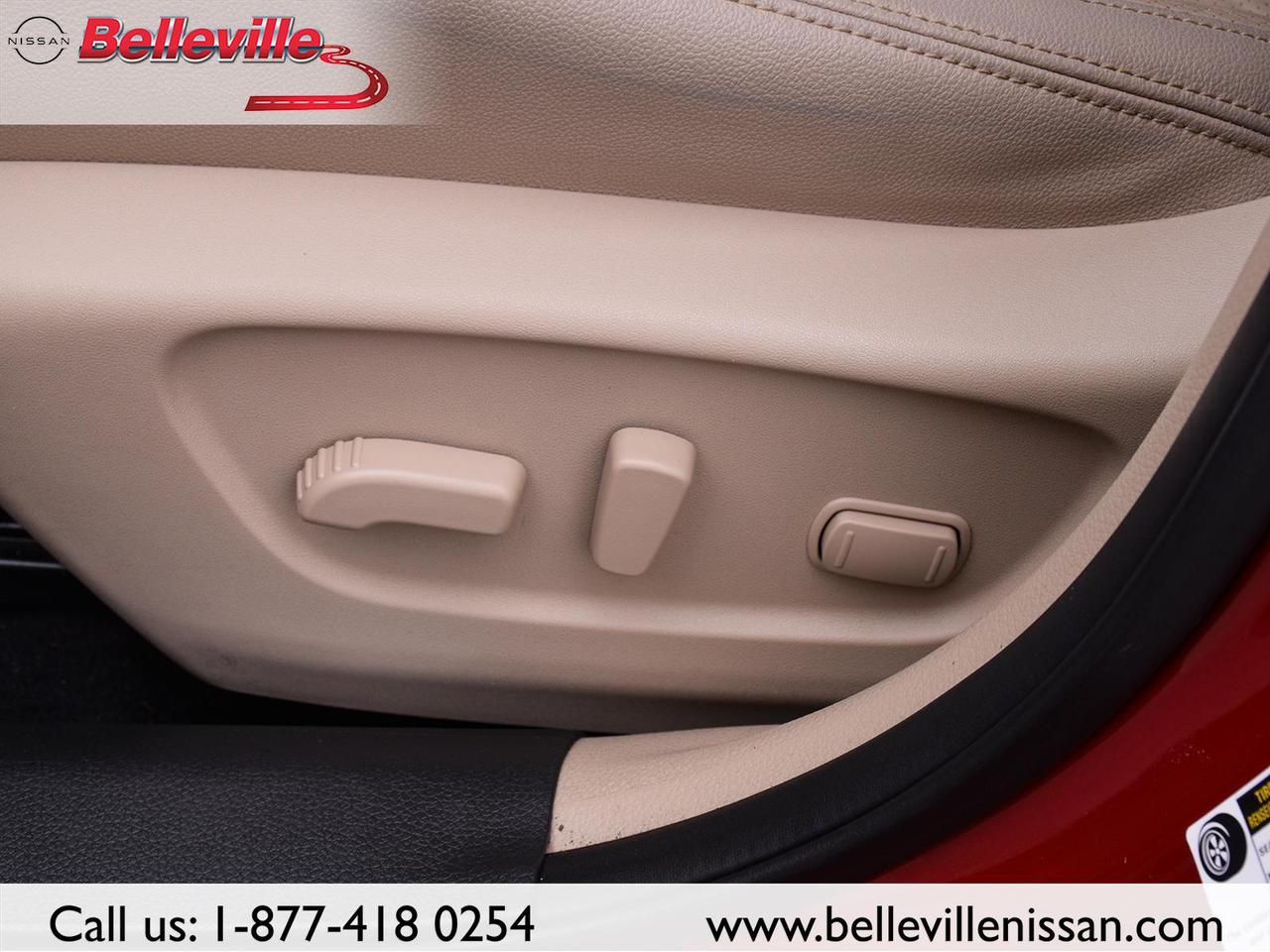 2017 Nissan Rogue SL Platinum AWD LEATHER, SUNROOF, NAVIGATION Photo