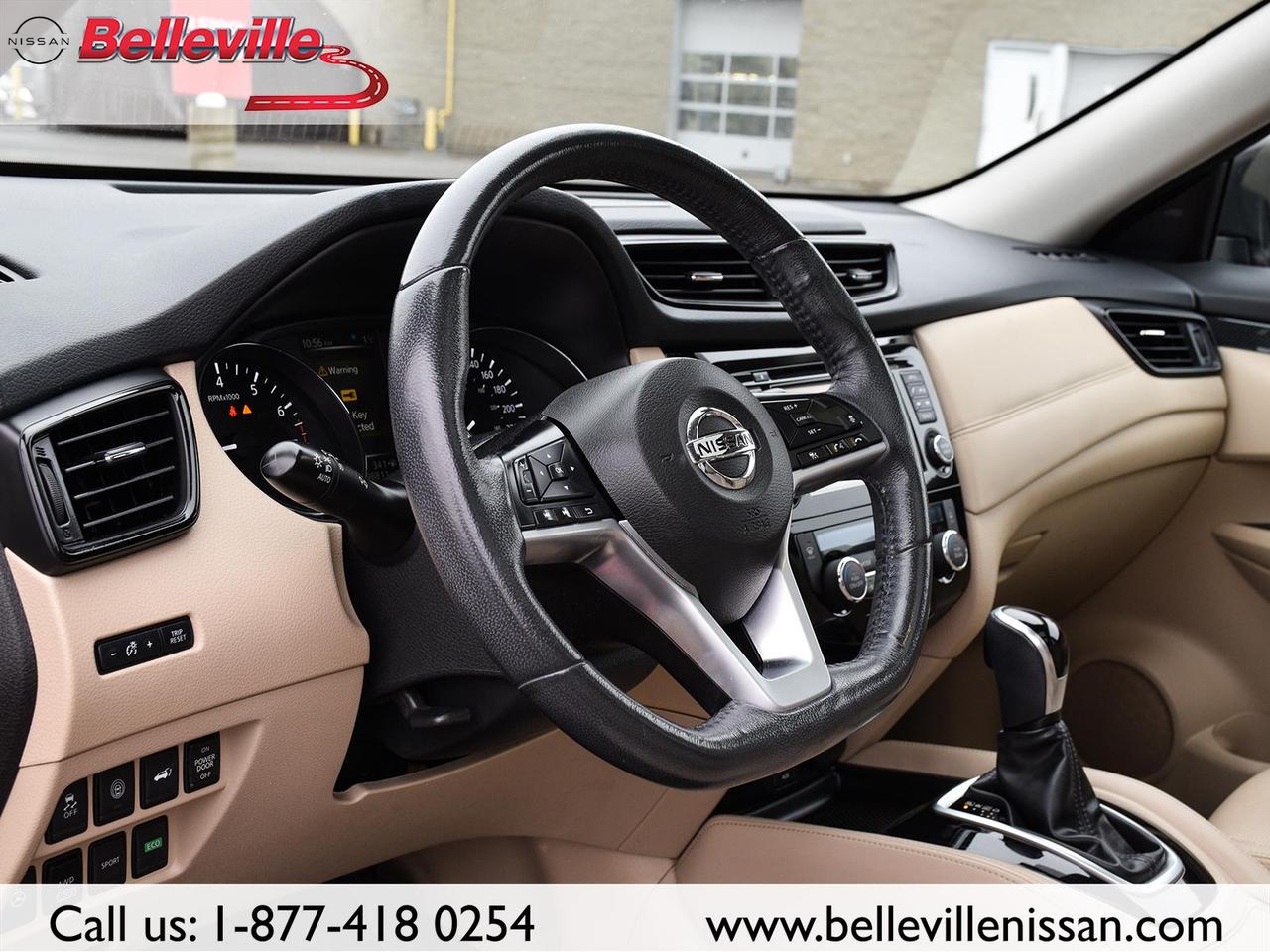 2017 Nissan Rogue SL Platinum AWD LEATHER, SUNROOF, NAVIGATION Photo