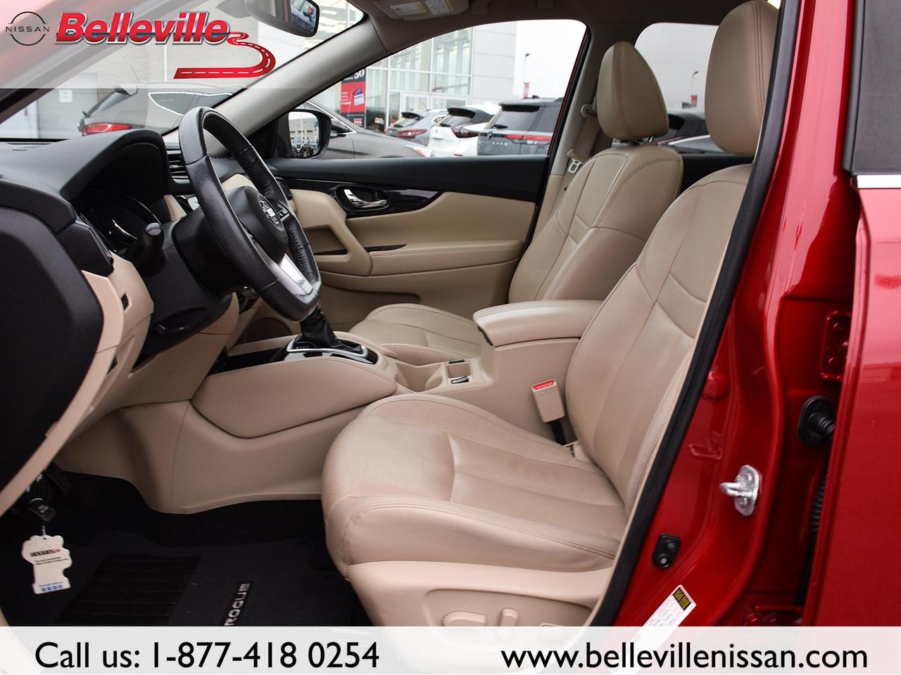 2017 Nissan Rogue SL Platinum AWD LEATHER, SUNROOF, NAVIGATION Photo