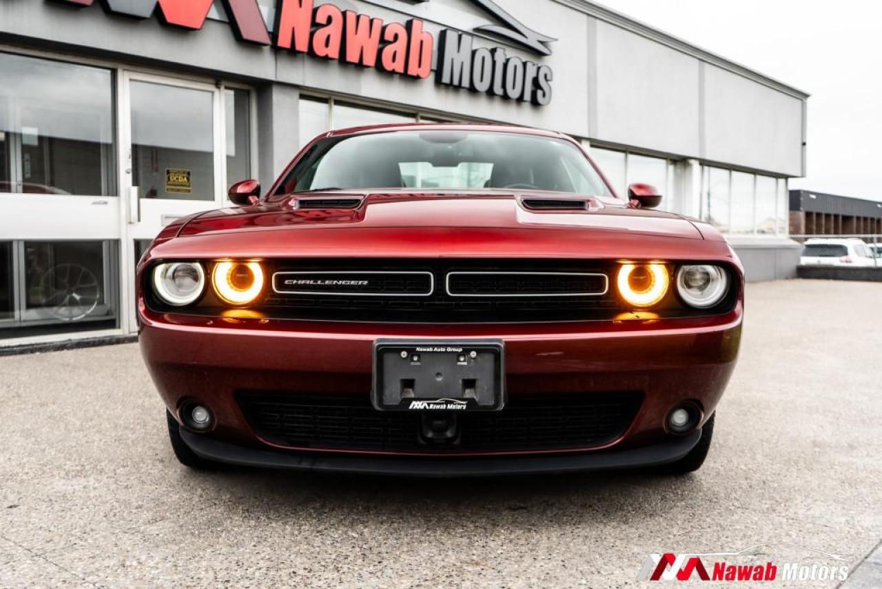 2020 Dodge Challenger SXT|LEATHER HEATED SEATS|SUNROOF|ALPINE AUDIO|ALLOYS| Photo2