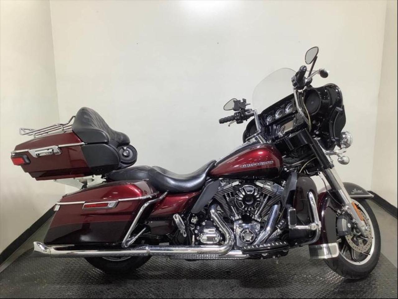 Used 2015 Harley-Davidson FLHTK Electra Glide Ultra Limited Electra Glide Ultra Limited Motorcycle for sale in Burnaby, BC