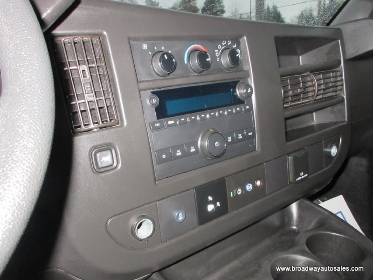 2020 GMC G3500 1-TON CARGO MOVING 2 PASSENGER 6.0L - V8.. 177-INCH-WHEEL-BASE.. STABILITRAK-PACKAGE.. AUX INPUT.. AIR CONDITIONING.. Photo