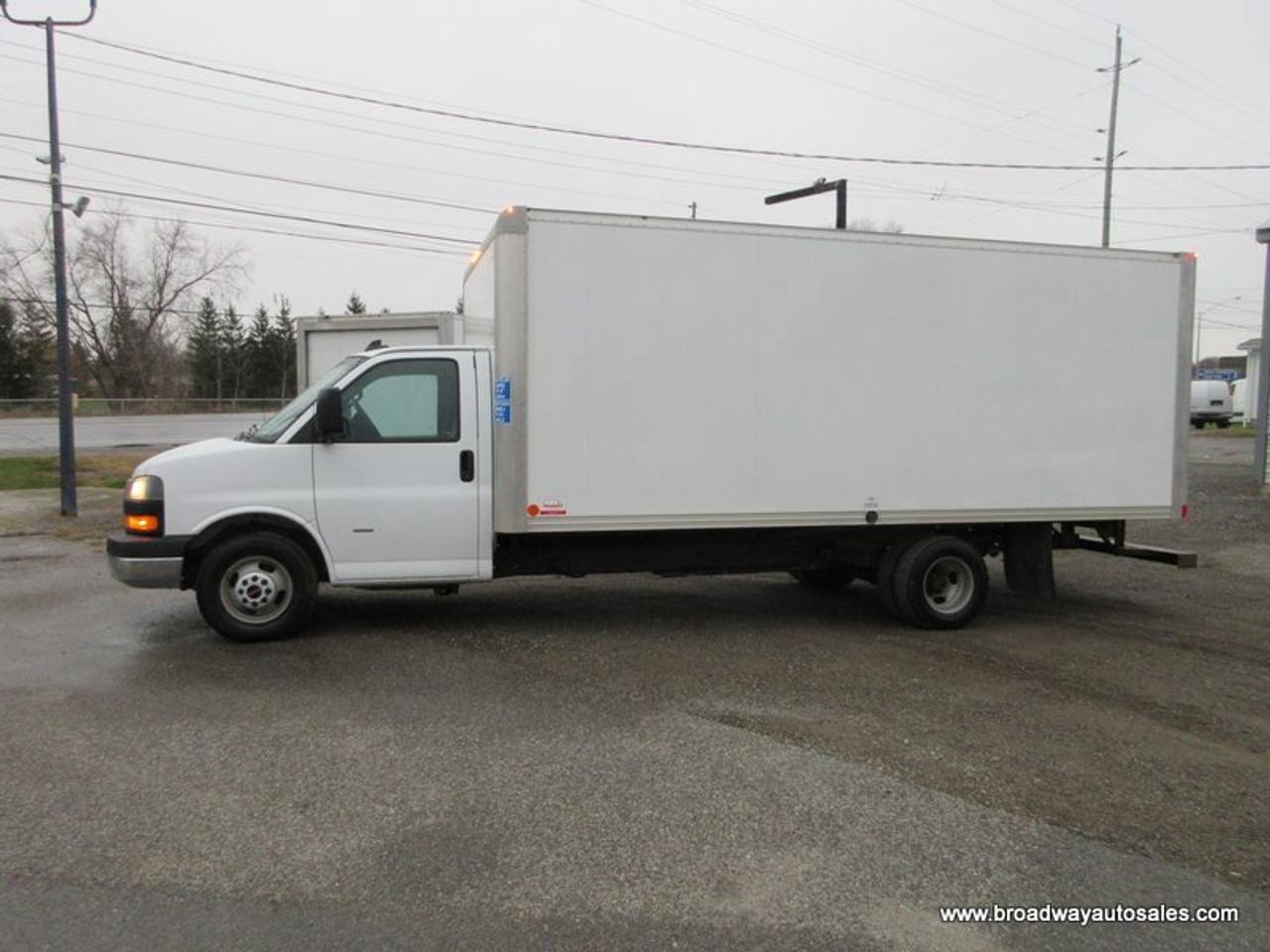 2020 GMC G3500 1-TON CARGO MOVING 2 PASSENGER 6.0L - V8.. 177-INCH-WHEEL-BASE.. STABILITRAK-PACKAGE.. AUX INPUT.. AIR CONDITIONING.. Photo2