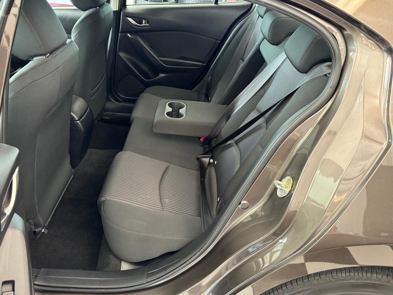 2015 Mazda MAZDA3 GS+Camera+Heated Seats+A/C+Cruise Control Photo23