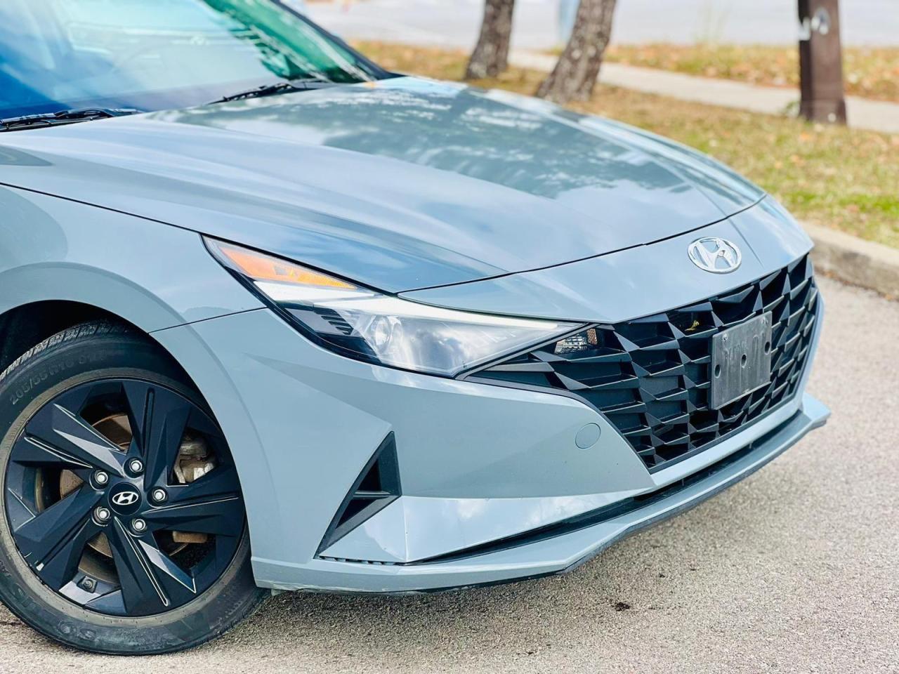 2021 Hyundai Elantra Preferred Photo2