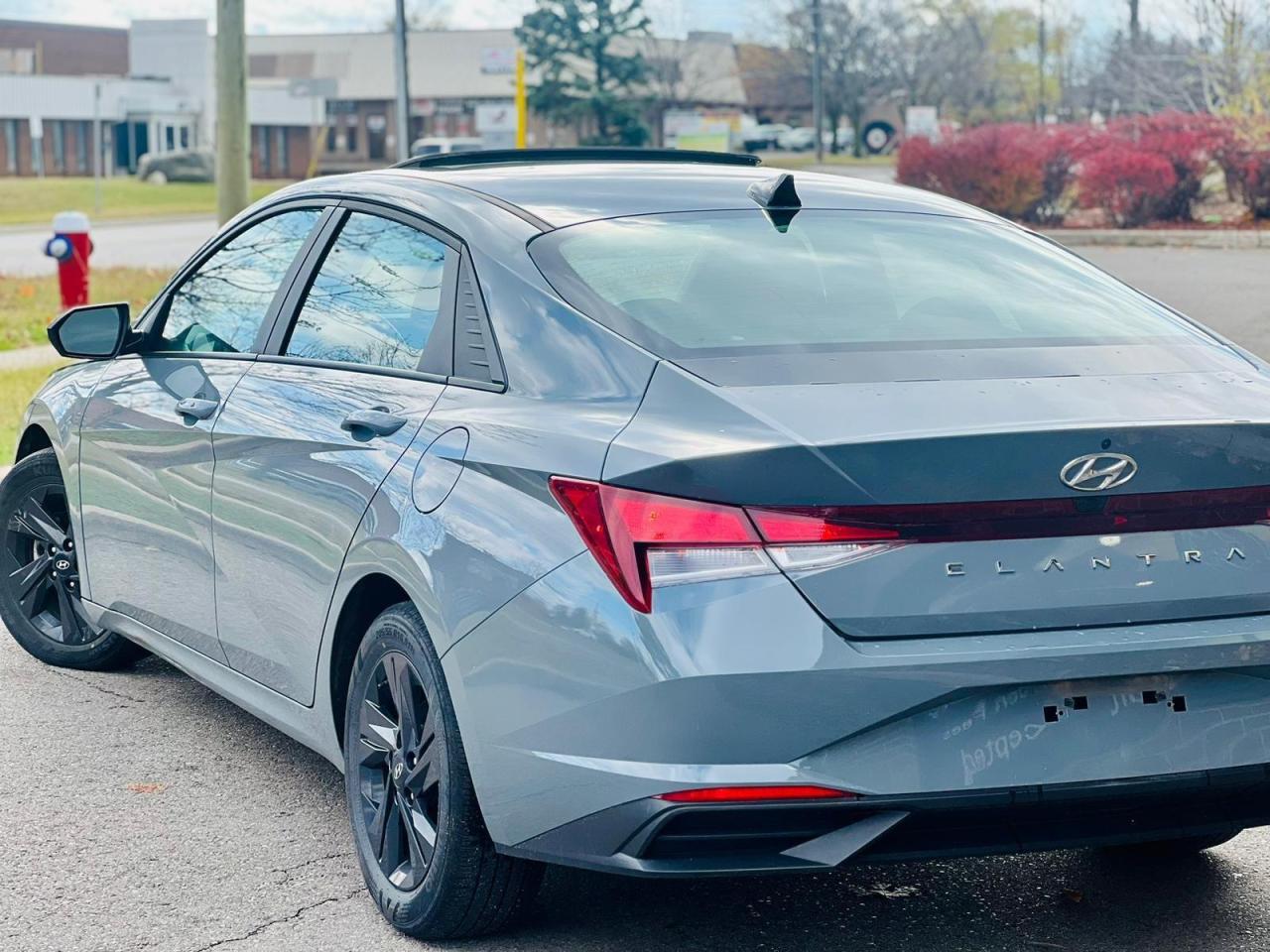 2021 Hyundai Elantra Preferred Photo4