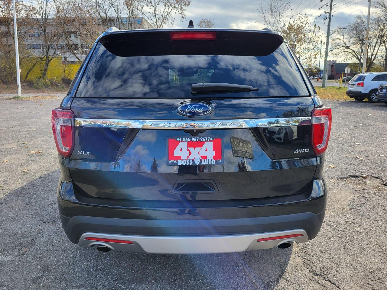 2017 Ford Explorer XLT 4WD Photo