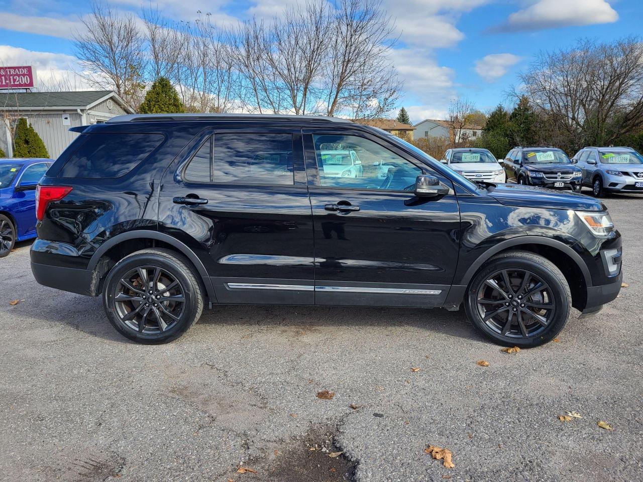 2017 Ford Explorer XLT 4WD Photo