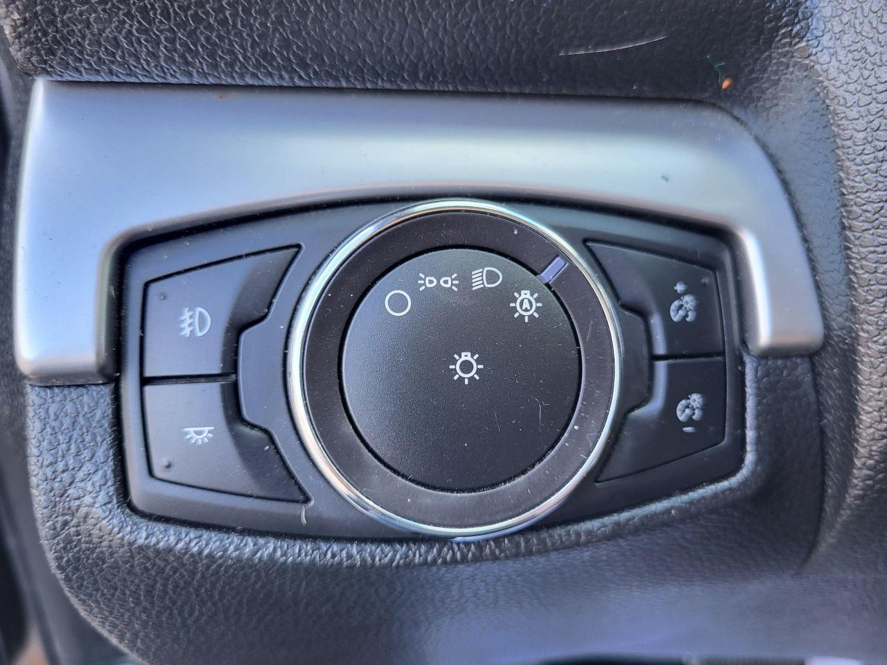 2017 Ford Explorer XLT 4WD Photo