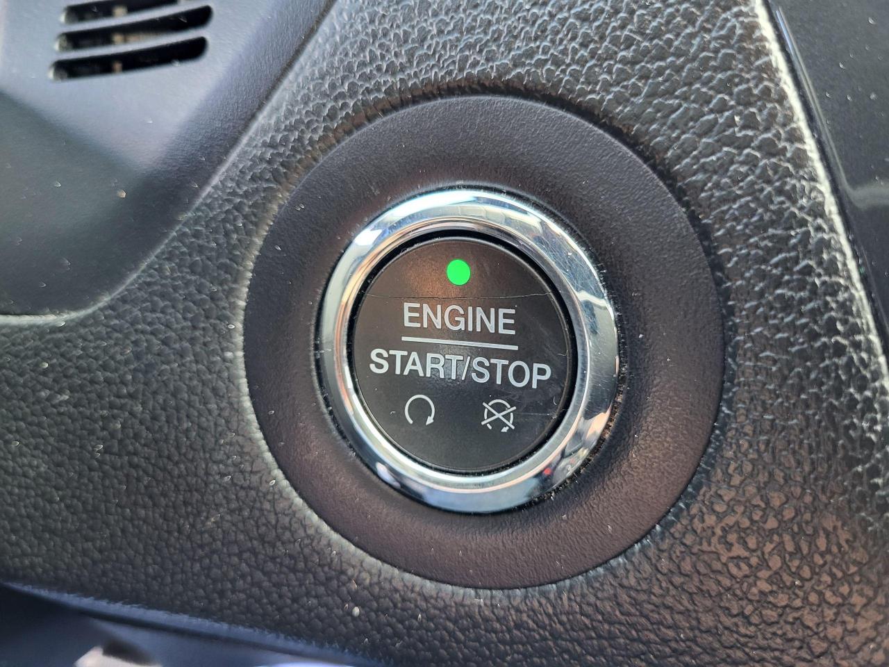 2017 Ford Explorer XLT 4WD Photo