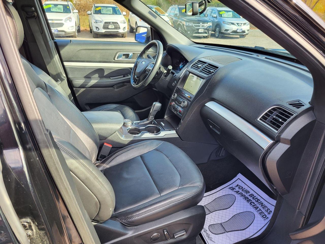 2017 Ford Explorer XLT 4WD Photo