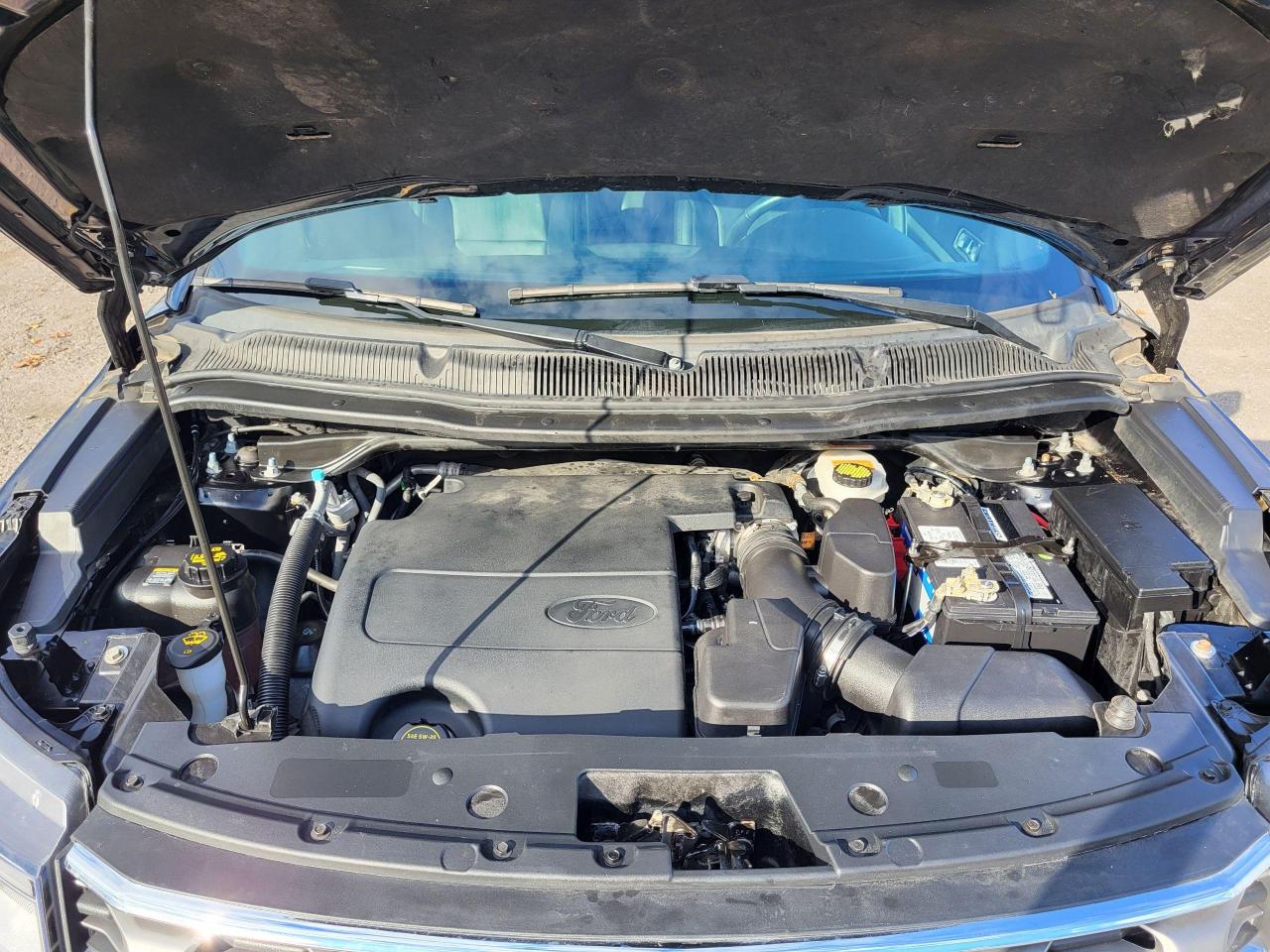 2017 Ford Explorer XLT 4WD Photo