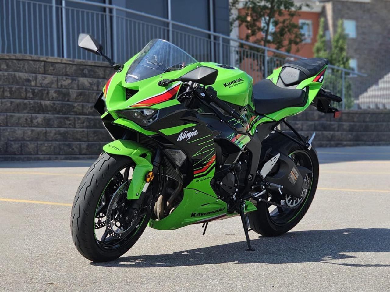 Used 2024 Kawasaki ZX6R 6-SPEED | YEAR END BLOWOUT! for sale in Calgary, AB